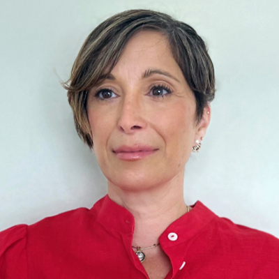 headshot of Victoria Papworth