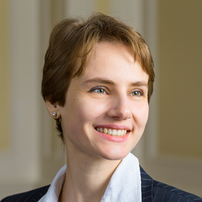 Alexandra Delcea headshot