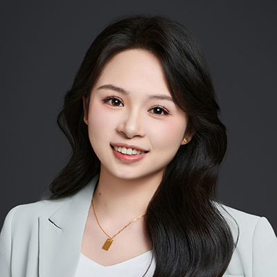 Yingxian Zeng headshot
