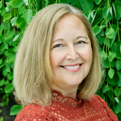 Cathy Holuk headshot